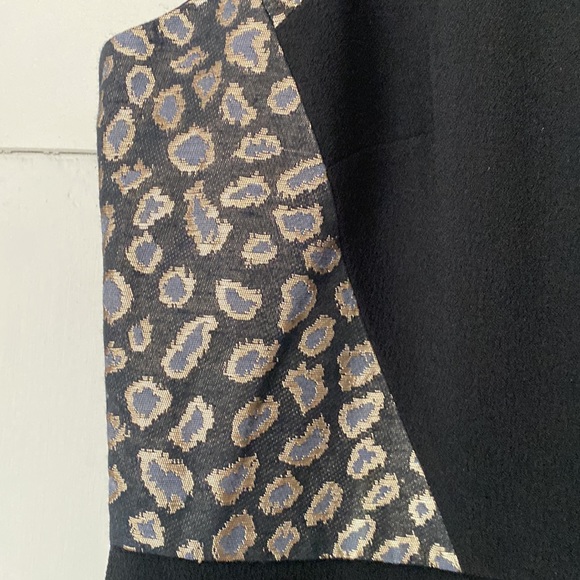 Ann Taylor petite dress with contrasting fabric on sides for a small waist look - Picture 4 of 5